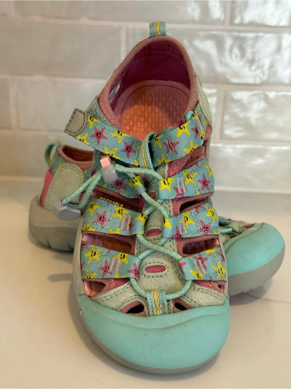 Keen Kids Aqua and Pink Star-Print Closed-Toe Sandals